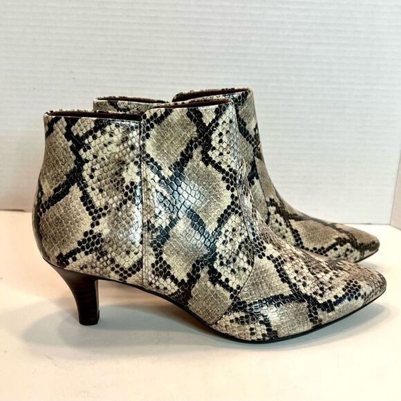 CLARKS Linvale Judith Vegan Snakeskin Bootie 8.5 W  *NEW* - Picture 4 of 14